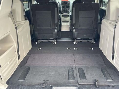 Used 2016 Dodge Grand Caravan SE w/ Quick Order Package 29E SE image 18