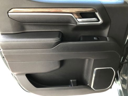 Used 2025 Chevrolet Silverado 1500 LT AWD/4WD image 12