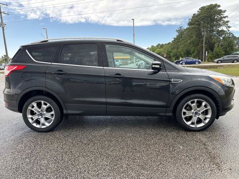 Used 2014 Ford Escape Titanium w/ Equipment Group 401A AWD/4WD image 2