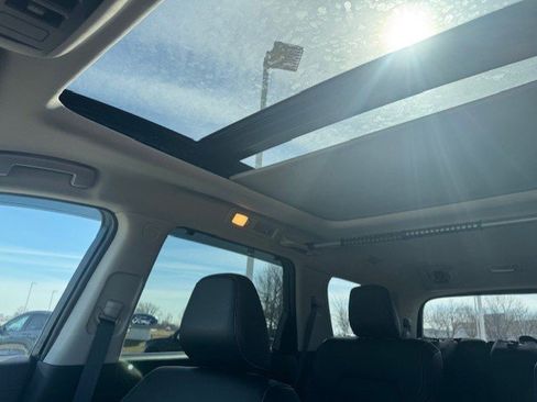 Used 2024 Nissan Pathfinder Platinum image 19