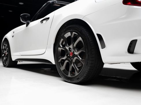 Used 2019 FIAT 124 Spider Abarth w/ Convenience Group RWD image 76