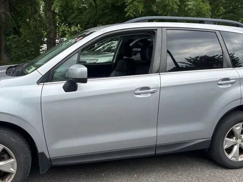 Used 2015 Subaru Forester 2.5i Limited AWD/4WD image 4
