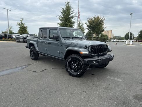 New 2025 Jeep Gladiator Willys image 2