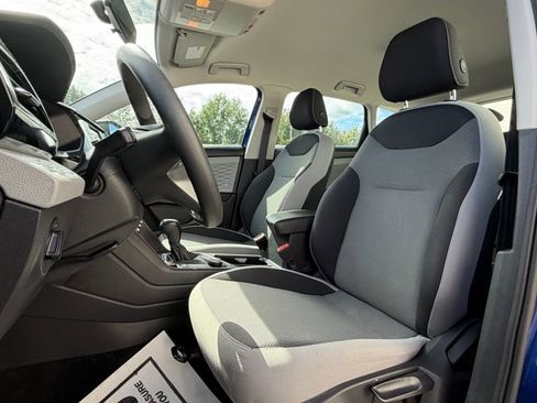 Certified 2022 Volkswagen Taos S image 3