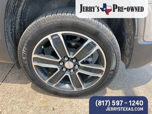 Used 2023 GMC Acadia SLT w/ Technology Package FWD image 6