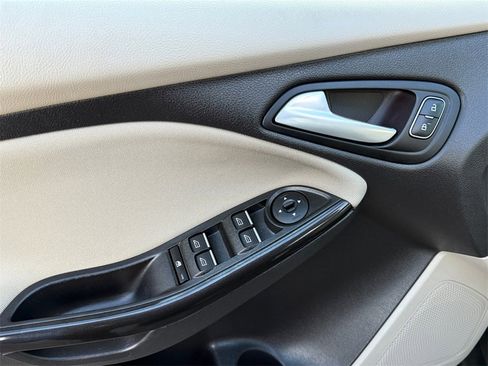 Used 2017 Ford Focus Electric Hatchback image 11