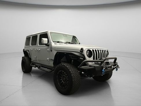 Used 2023 Jeep Wrangler Unlimited Sahara image 1