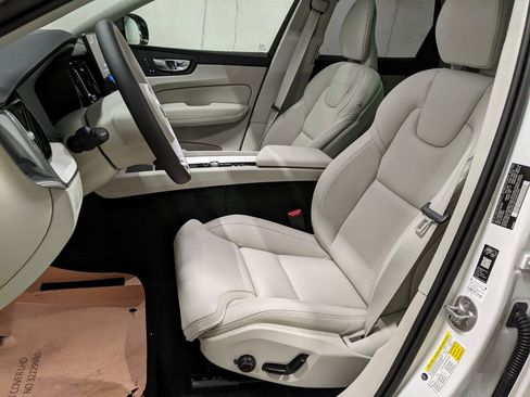 New 2026 Volvo XC60 B5 Ultra w/ Protection Package Premier image 12