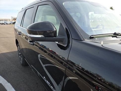 Used 2025 Ford Expedition Platinum w/ Driver's Package image 5