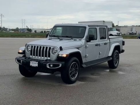Used 2022 Jeep Gladiator Overland w/ Cold Weather Group AWD/4WD image 4