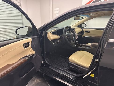 Used 2014 Toyota Avalon XLE Touring FWD image 5