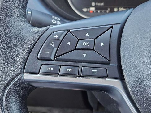 Used 2025 Nissan Versa SV FWD image 23