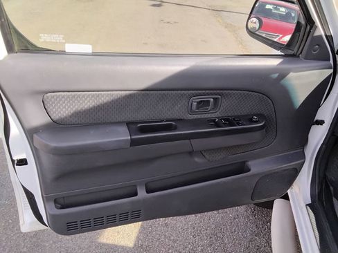 Used 2004 Nissan Xterra XE image 7