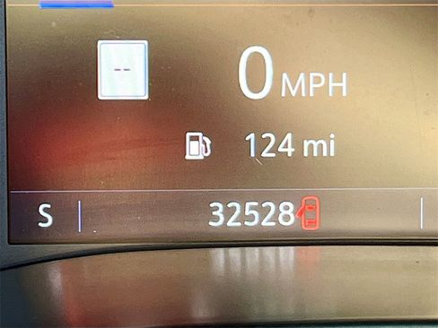 Used 2022 Chevrolet Colorado Z71 w/ LPO, Tonneau and Step Package image 12