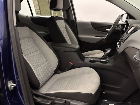 Used 2022 Chevrolet Equinox LS image 35