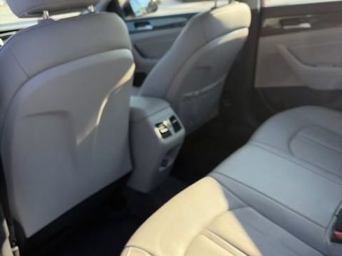 Used 2018 Hyundai Sonata Limited FWD image 10