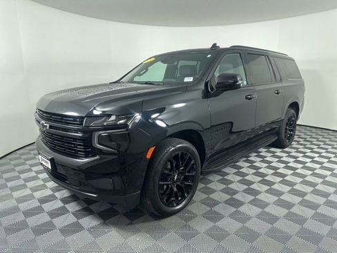 Used 2024 Chevrolet Suburban RST w/ Sport Performance Package image 5