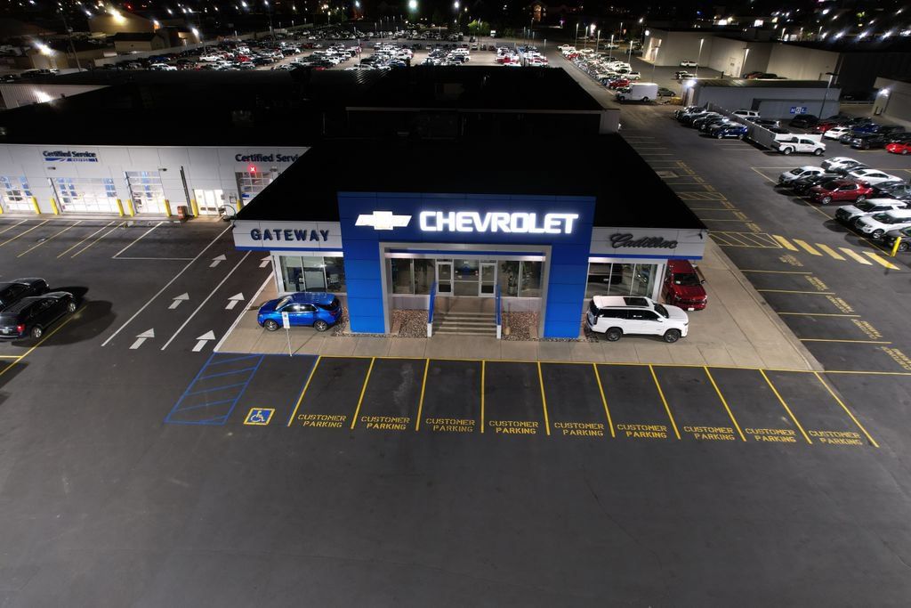 Used 2014 GMC Sierra 1500 SLT w/ SLT Crew Cab Value Package AWD/4WD image 2