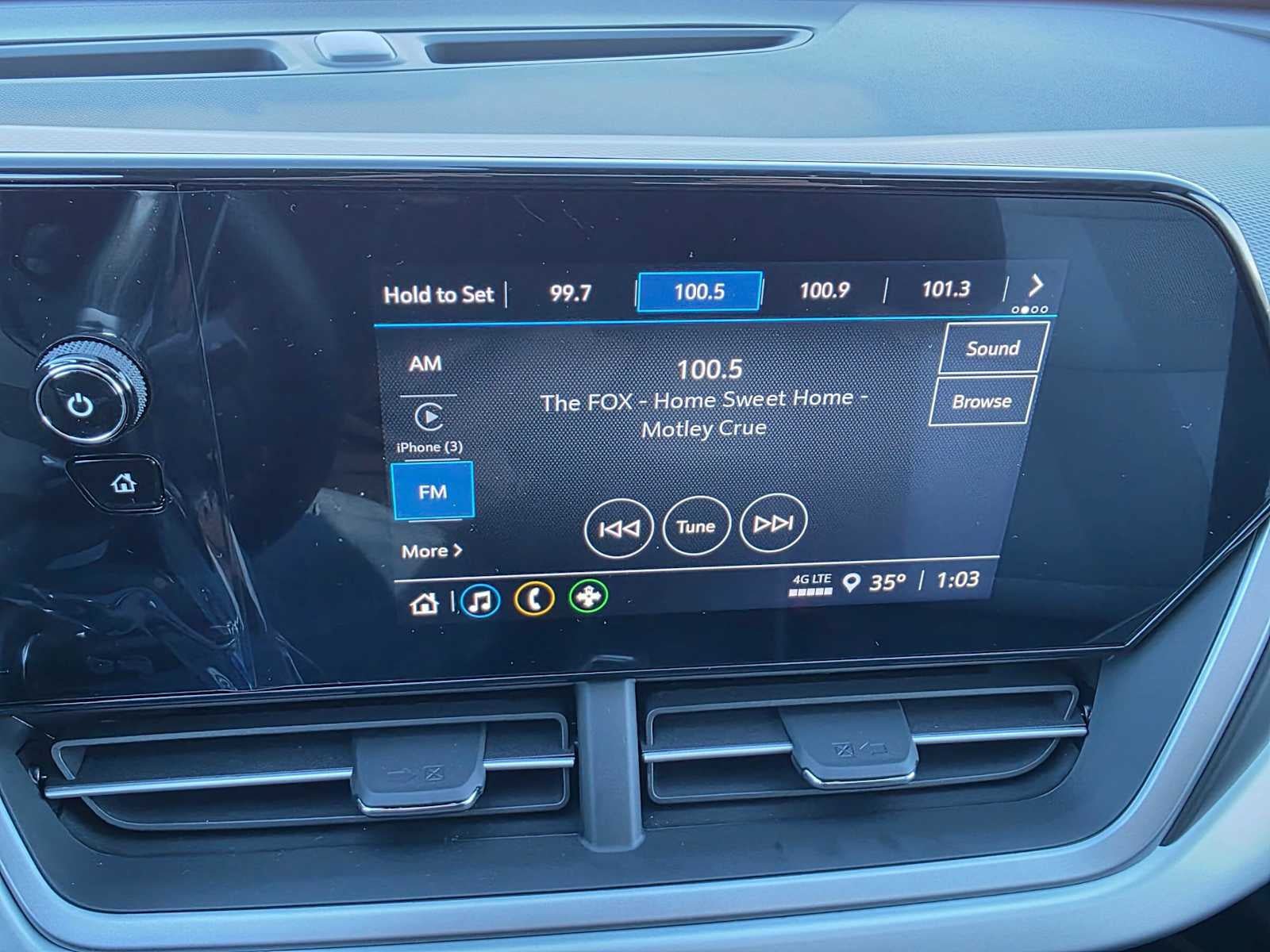 Certified 2026 Chevrolet Trax RS w/ Sunroof Package FWD image 27