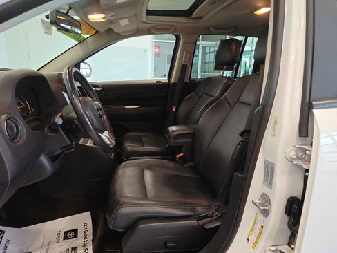 Used 2016 Jeep Compass High Altitude AWD/4WD image 11
