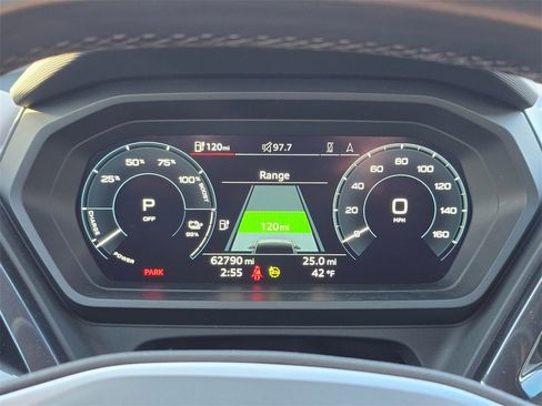 Used 2022 Audi Q4 e-tron Premium Plus w/ Premium Plus image 3