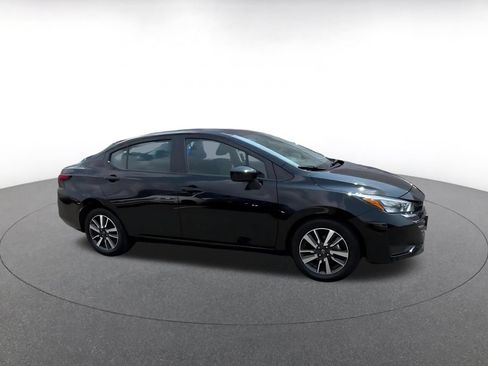 Used 2025 Nissan Versa SV FWD image 2