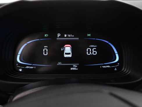 Certified 2024 Hyundai Venue SEL FWD image 24
