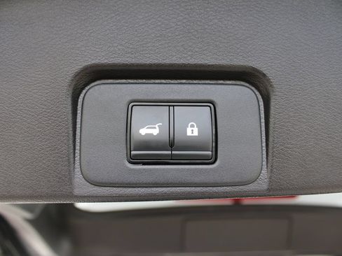 Used 2024 Nissan Rogue SV AWD/4WD image 33