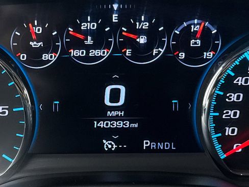 Used 2017 Chevrolet Suburban LT w/ Luxury Package image 35