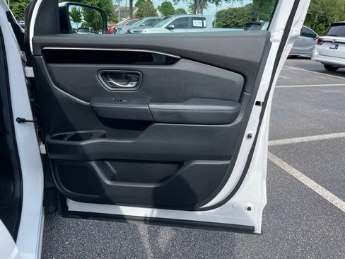 Certified 2025 Honda Pilot Touring image 30