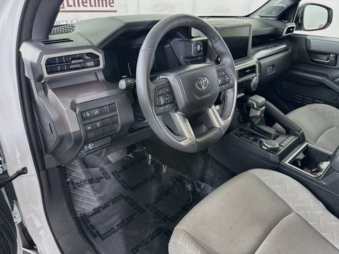 Used 2024 Toyota Tacoma SR5 AWD/4WD image 17