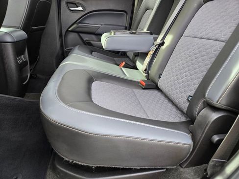 Used 2017 Chevrolet Colorado Z71 image 11