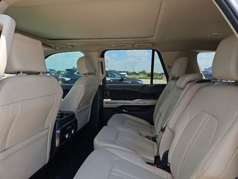 Used 2023 Ford Expedition Max Platinum RWD image 16