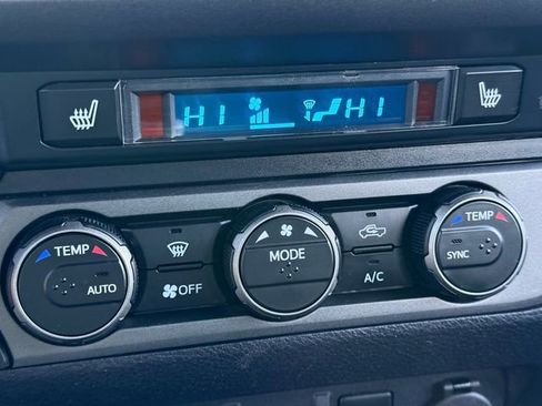 Used 2020 Toyota Tacoma TRD Sport image 20