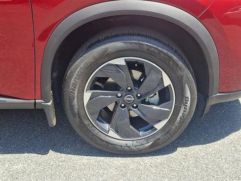 Certified 2026 Nissan Rogue SV w/ SV Premium Package AWD/4WD image 9