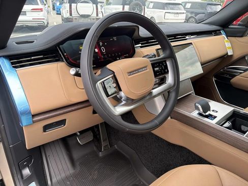 New 2026 Land Rover Range Rover Long Wheelbase SE AWD/4WD image 21