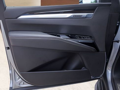 Certified 2025 Cadillac Escalade Premium Luxury AWD/4WD image 23