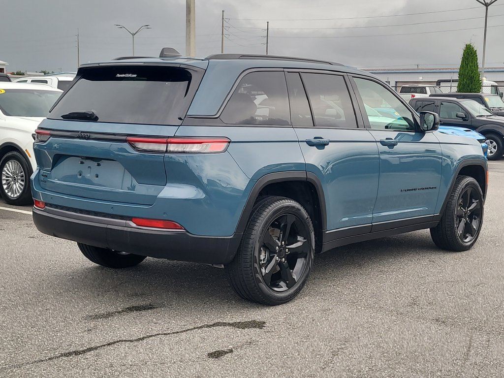 Certified 2026 Jeep Grand Cherokee Limited w/ Limited Altitude Package AWD/4WD image 4