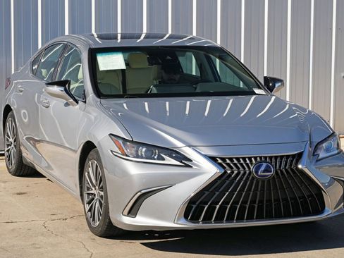 Used 2022 Lexus ES 300h w/ Premium Package image 55