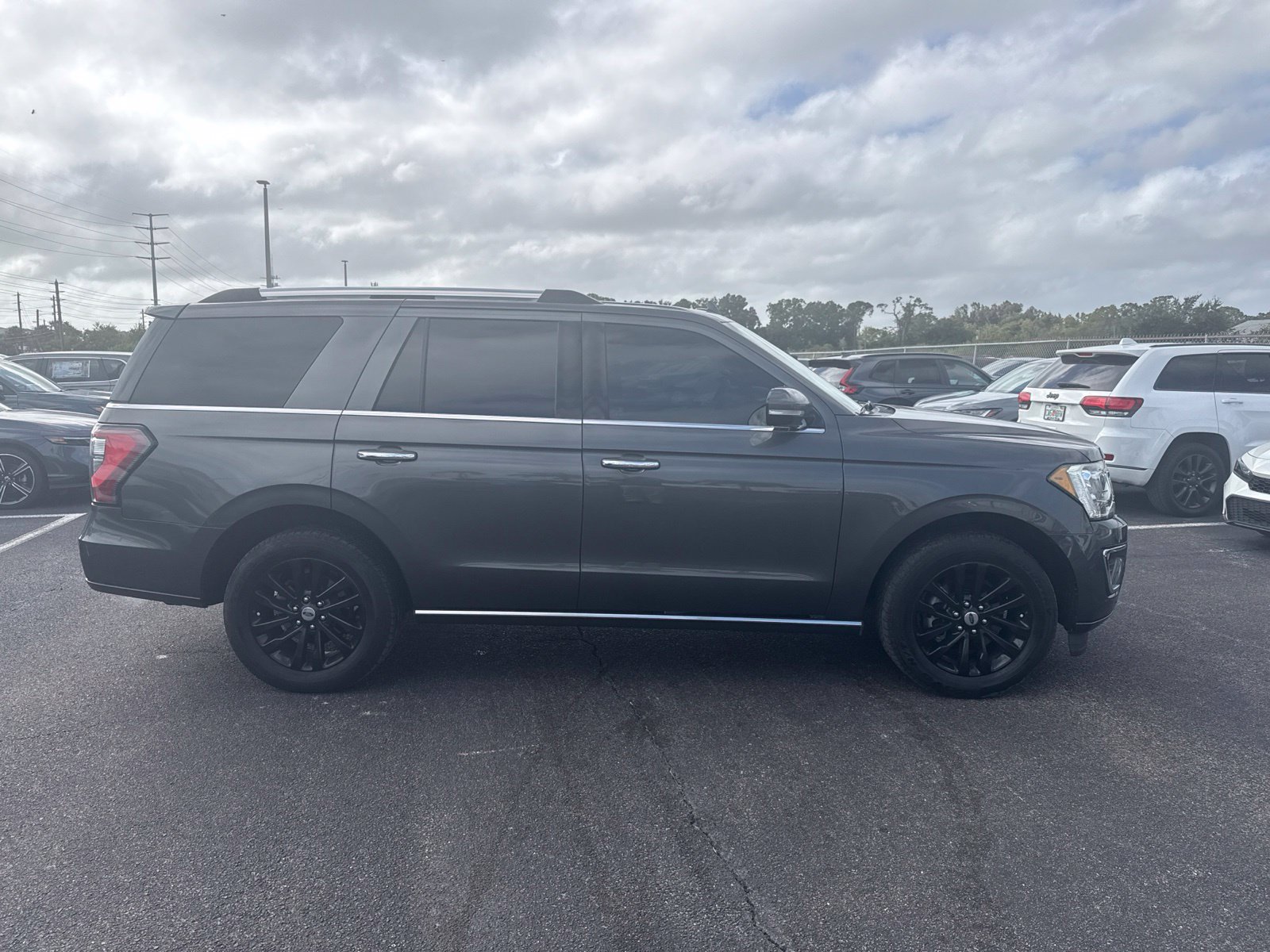 Used 2019 Ford Expedition Limited w/ Equipment Group 301A RWD image 8