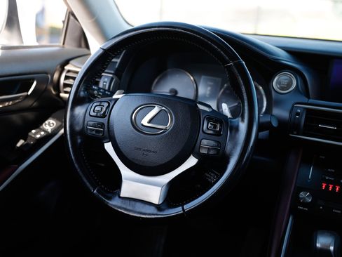 Used 2017 Lexus IS 200t image 33