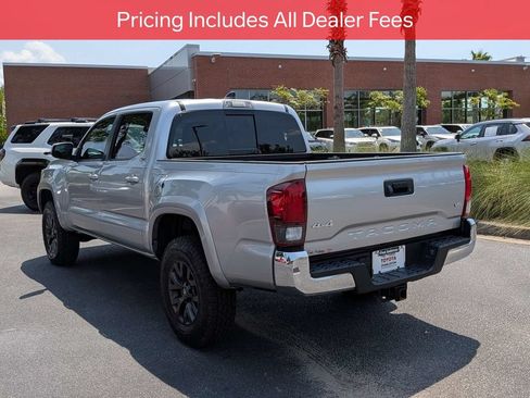 Certified 2022 Toyota Tacoma SR5 AWD/4WD image 7