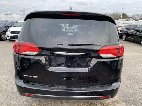 New 2026 Chrysler Voyager LX image 4