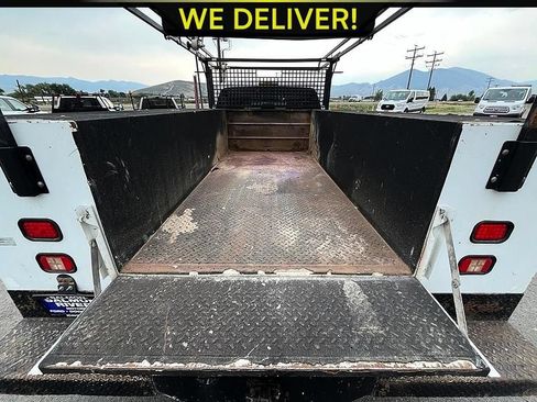 Used 2011 Ford F550 4x4 Crew Cab Super Duty w/ Payload Upgrade Pkg image 18