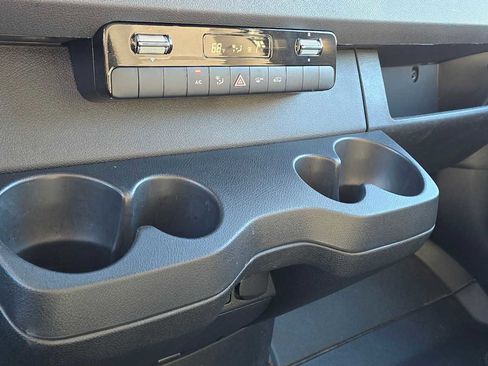 Used 2025 Mercedes-Benz Sprinter 2500 image 31