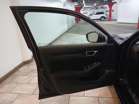 Used 2025 Honda Civic Sport image 11