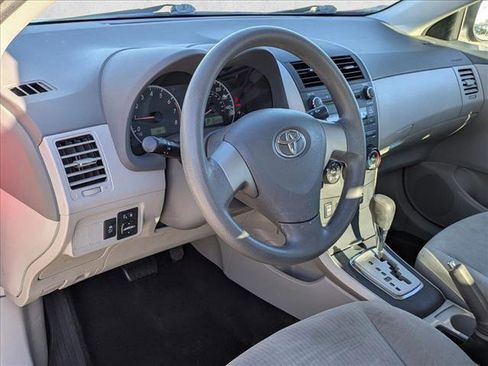 Used 2010 Toyota Corolla LE image 10