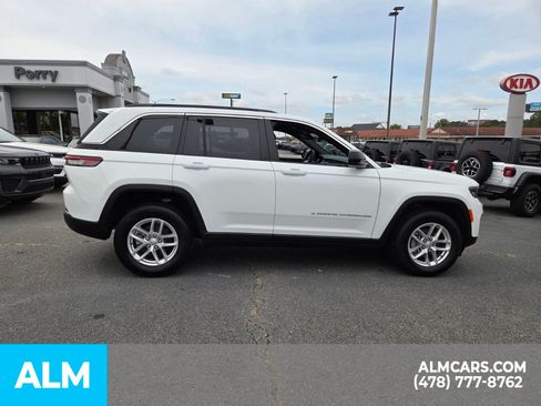 Used 2025 Jeep Grand Cherokee Laredo X w/ Luxury Tech Group I AWD/4WD image 17