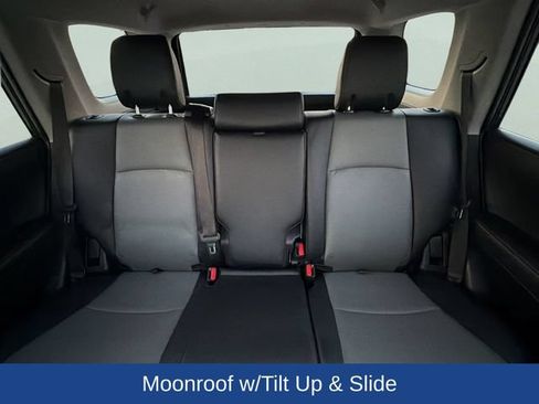 Used 2022 Toyota 4Runner SR5 Premium w/ Moonroof Package AWD/4WD image 17