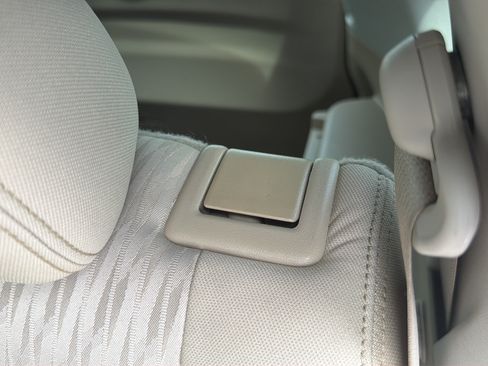Used 2019 Nissan Rogue SV FWD image 26
